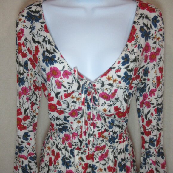 American Eagle Floral V-Neck Romper | Size Small - Picture 3 of 14